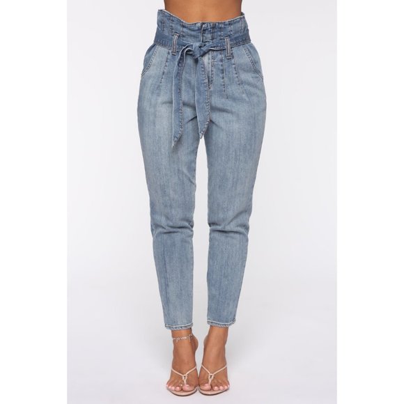 Fashion Nova Denim - NWT Fashion Nova Belted Jeans in Medium Wash Size 1
